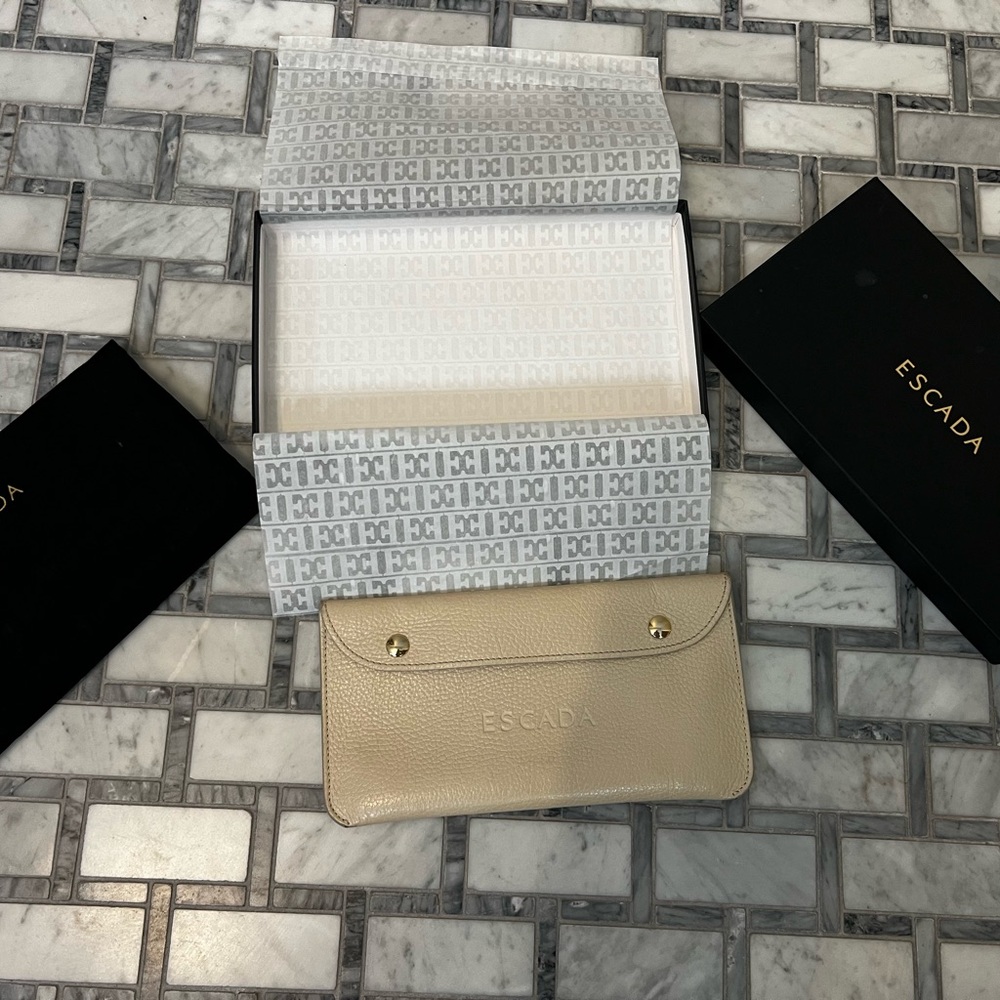 Escada Cream Leather Glasses Case with Gold Accents